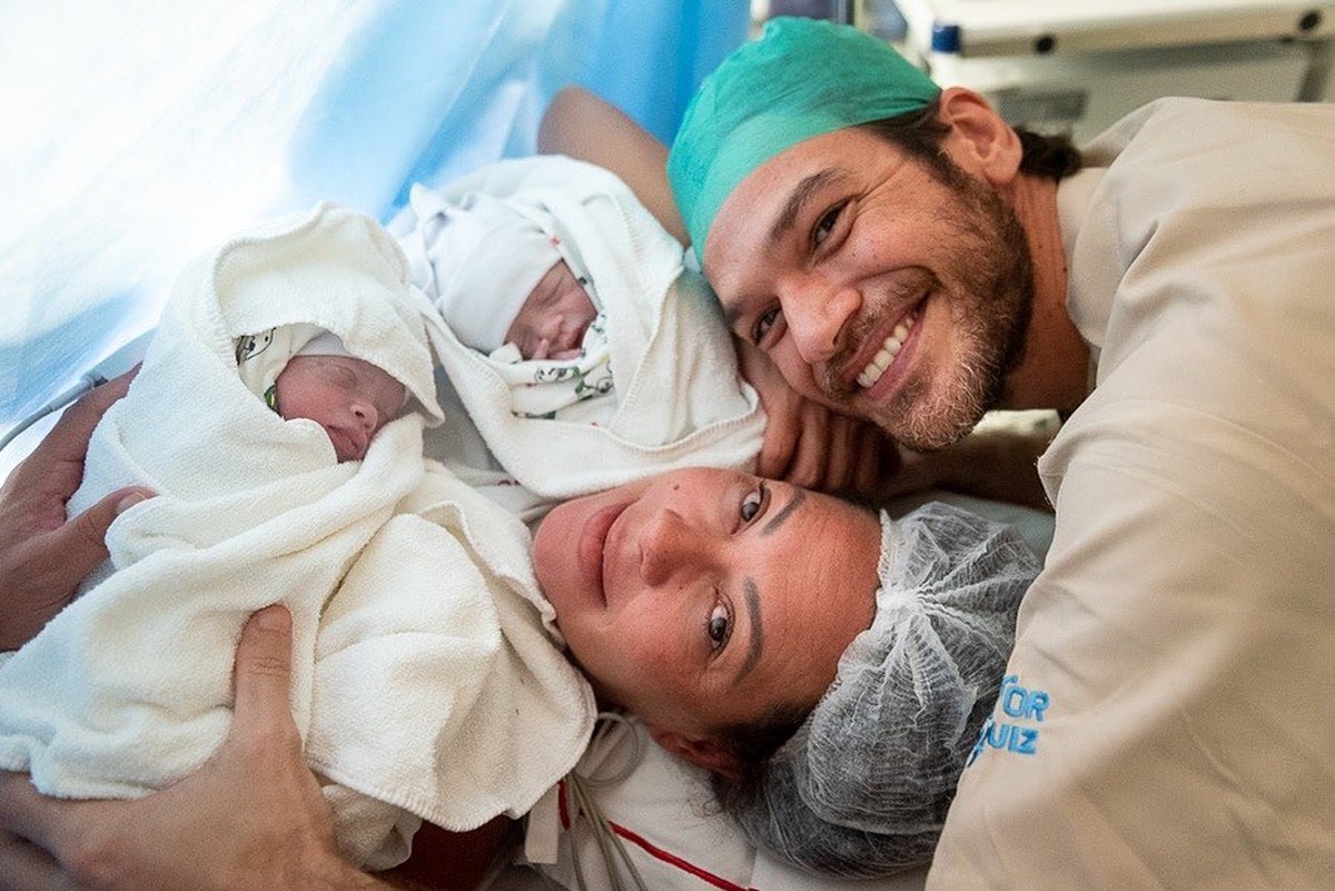 Fabiula Nascimento e Emílio Dantas anunciam nascimento de gêmeos Roque e Raul | Pop & Arte