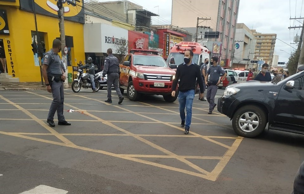 Idosa morre atropelada na mesma avenida onde psicóloga morreu durante disputa de racha em Assis — Foto: The Brothers/Divulgação
