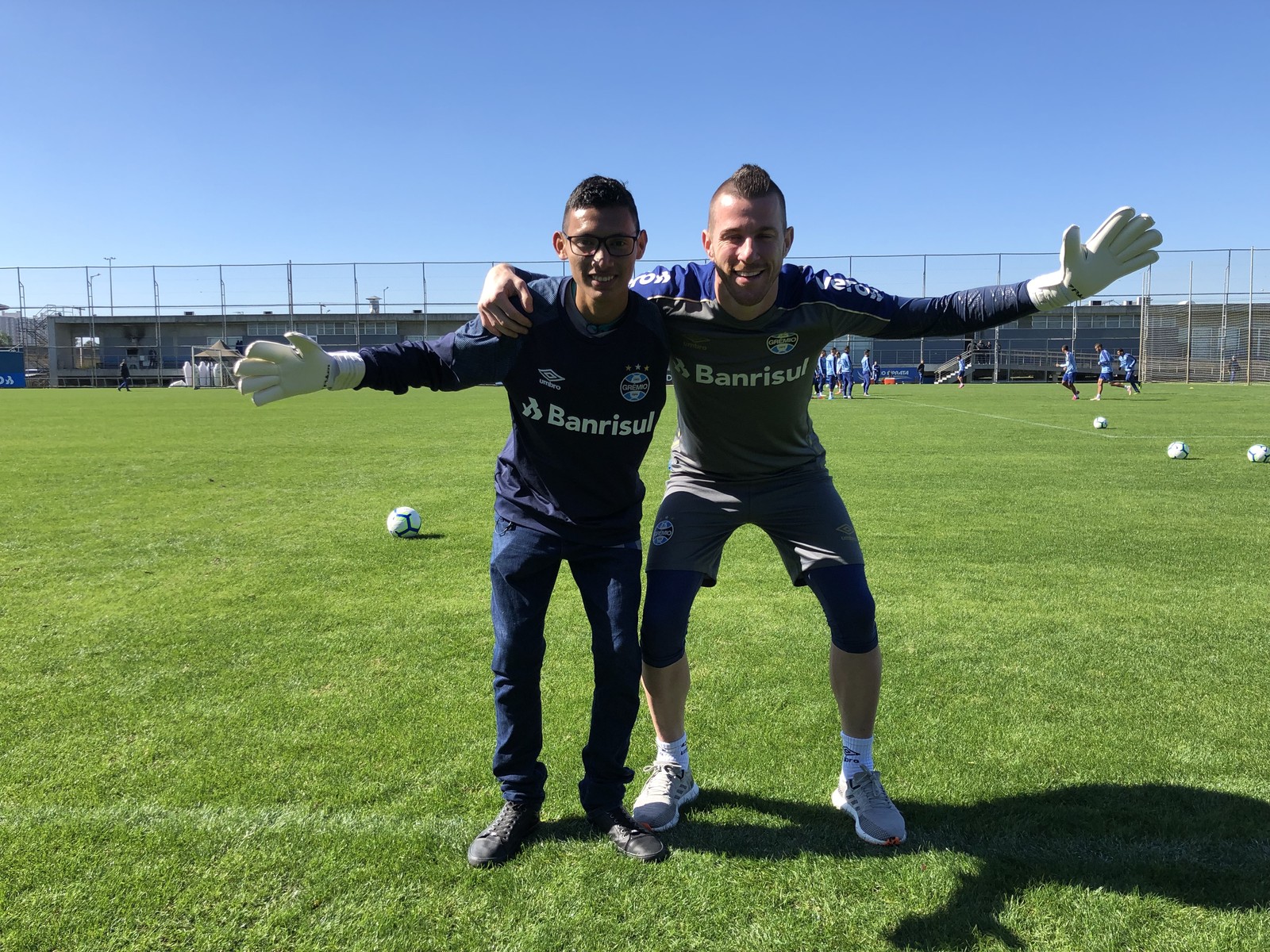 Encontro de paredões: Paulo Victor realiza sonho de fã deficiente de Manaus