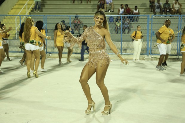 Musa da Imperatriz, Hariany Almeida comenta expectativa do desfile, O Dia  na Folia