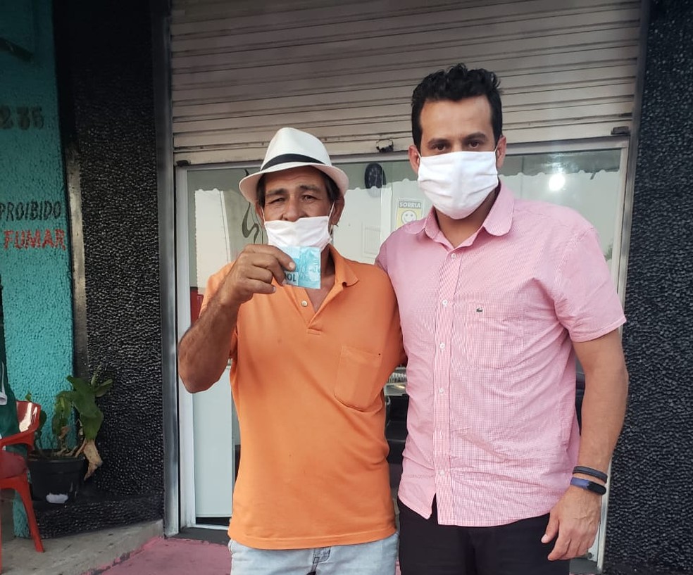 Entrega do dinheiro ocorreu após seis dias, em Itatiba (SP) — Foto: Arquivo Pessoal 