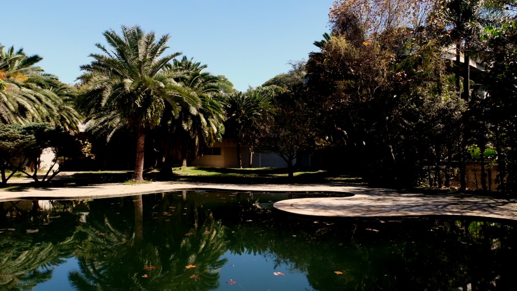 Mansão em que morava Edemar Cid Ferreira possui área total de mais de 8.000 m², cinco andares e piscinas coberta e descoberta — Foto: MBRAS/Divulgação