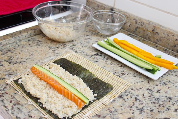 Sushi funcional de arroz integral: aprenda a fazer em seis ...