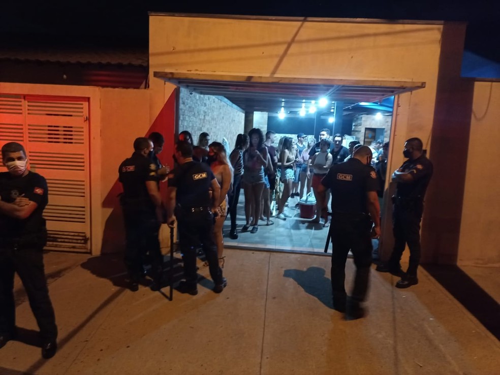 Festas clandestinas foram flagradas pela GCM em Rio Preto (SP) — Foto: GCM/Divulgação