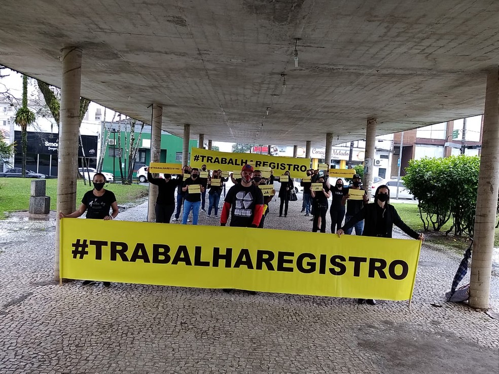 Protesto ocorreu nesta quarta-feira (19) pedindo às autoridades a mudança da região do Vale do Ribeira no 'Plano SP' — Foto: Divulgação