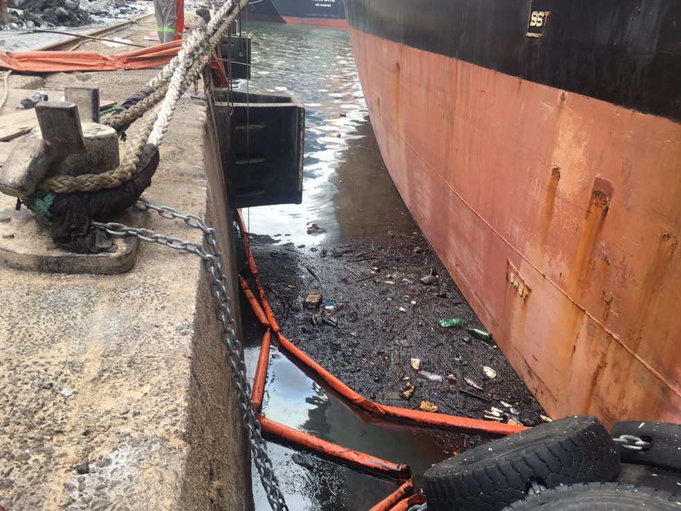 Acidente aconteceu nesta madrugada (Foto: Solange Freitas/G1)