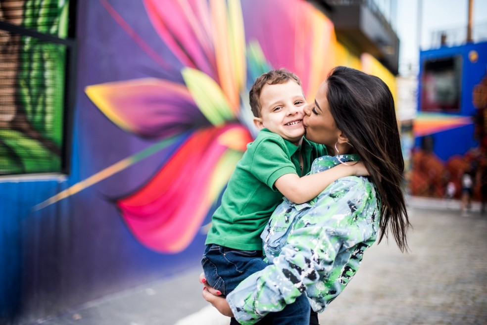Ivy disse que o filho, Luiz Miguel, de 4 anos, reagiu com naturalidade à notícia do namoro da mãe  — Foto: Divulgação/Ginga Assessoria