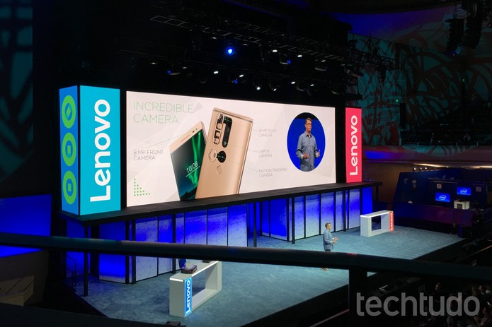 Lenovo Phab 2 Pro é o primeiro celular do mundo com Tango (Foto: Thássius Veloso/TechTudo)