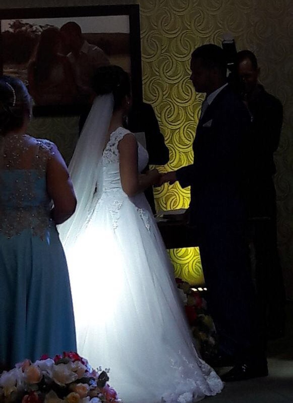 Casamento foi realizado sem iluminação (Foto: Arquivo Pessoal)