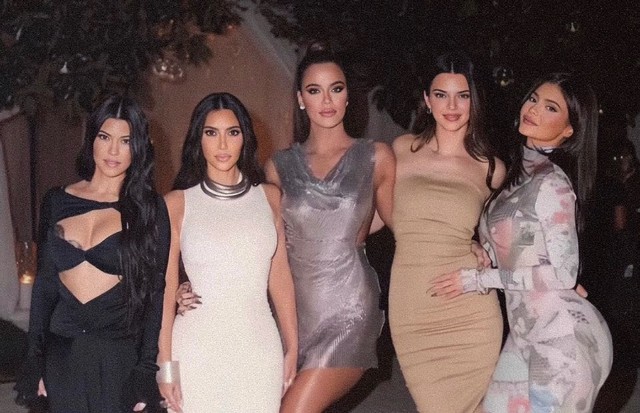 Kim Kardashian e as irmãs (Foto: Reprodução/Instagram)