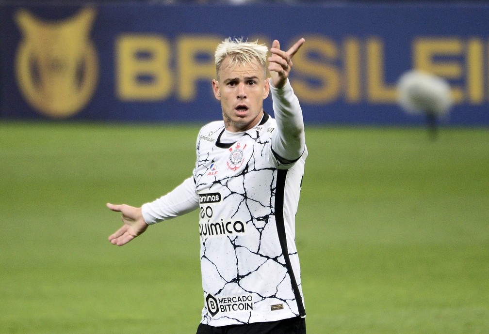 Róger Guedes admite torcida pelo Atlético-MG contra o Palmeiras e diz estar 100% fisicamente no Corinthians