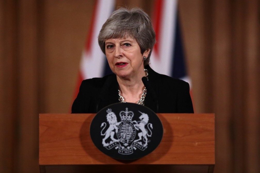 Primeira-ministra britânica, Theresa May, faz pronunciamento nesta terça-feira (2) — Foto: Jack Taylor/POOL/AFP