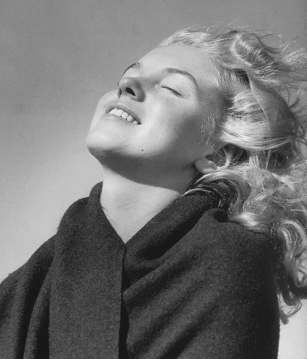 Marilyn Monroe posa para a lente de André de Dienes  (Foto: Reprodução/ André de Dienes)