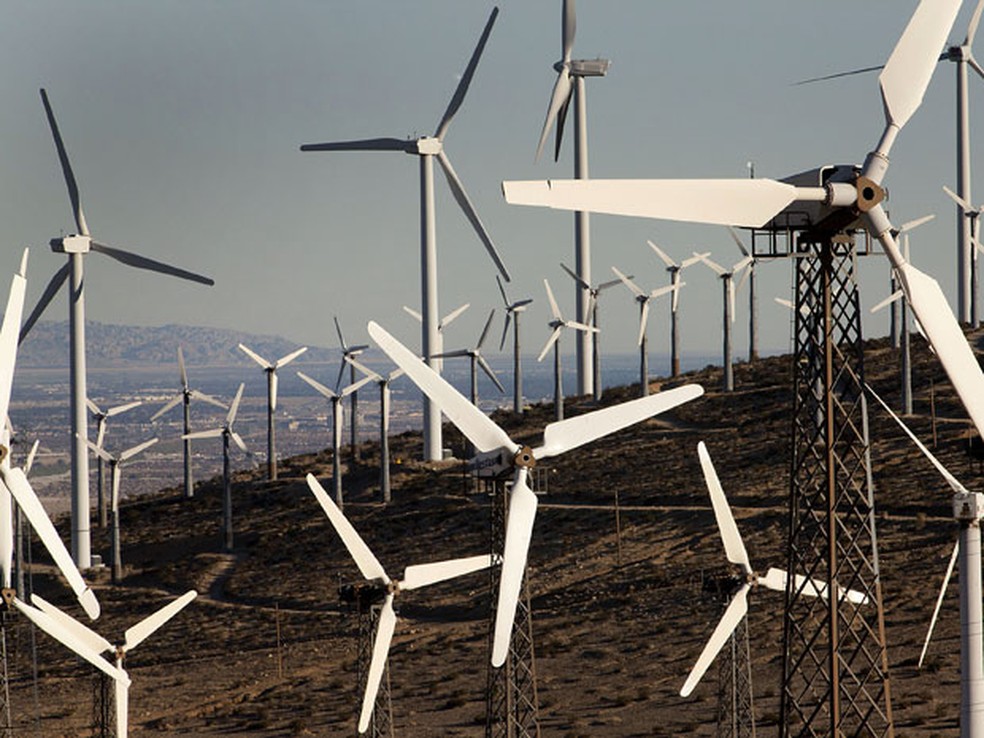 Turbinas eólicas instaladas no estado da Califórnia, nos Estados Unidos (Foto: Konrad Fiedler/Bloomberg via Getty Images)