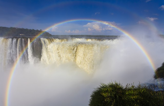 Amazing view of the Iguazu Falls and rainbow. Argentina. (Foto: arquivo pessoal/Camilla Guebur)