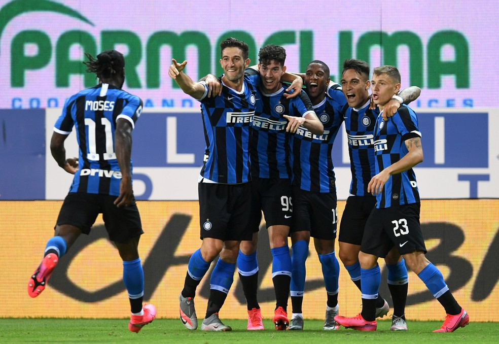 Com Gols Nos Minutos Finais Inter De Milao Vence O Parma De Virada No Italiano Futebol Italiano Ge