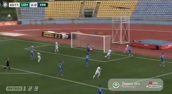O suposto flagrante de Vitaliy Boyko comemorando o gol que determinou a derrota de seu time (Foto: Reprodução)
