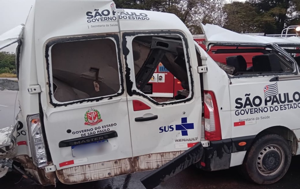 Acidente entre transporte da saúde e caminhão deixa mortos em Capão Bonito (SP) — Foto: Arquivo Pessoal 