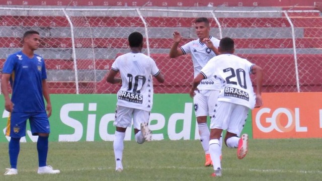 Botafogo vence Visão Celeste na estreia da Copinha