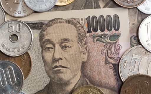 日本は「過剰な」円の動きに対して行動を起こさなければならない、と政府報道官は言う