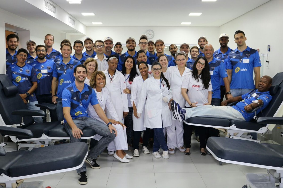 Elenco do Vôlei Ribeirão 