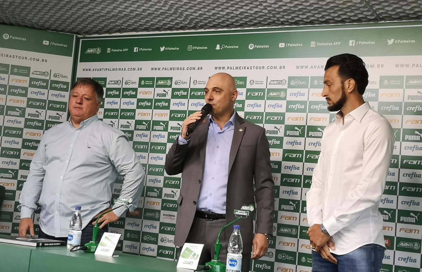 Novo executivo do Palmeiras compara jogadores e sugere cautela no mercado