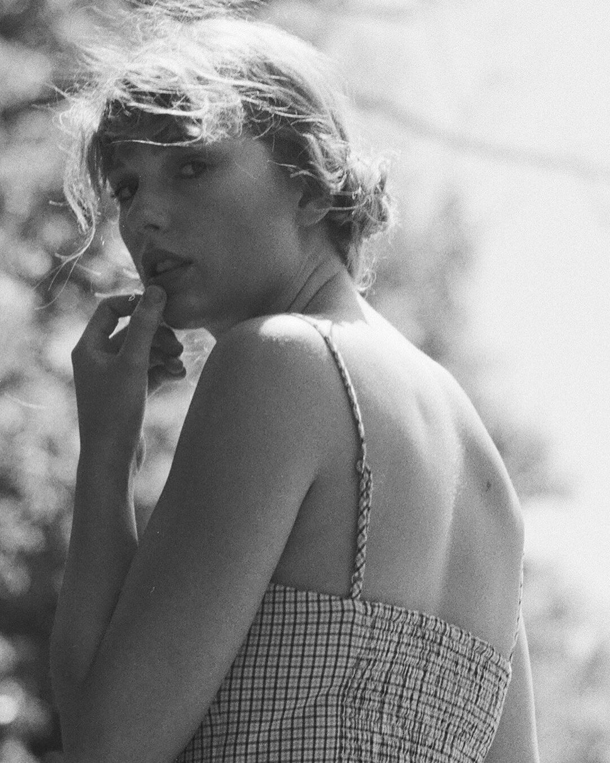 Taylor Swift lança clipe de 'Cardigan', faixa que integra ...