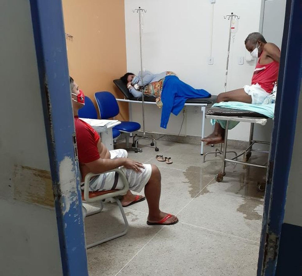Salas de consultório clínico no HGE, em Maceió, são improvisadas para internação de pacientes com suspeita de Covid-19 — Foto: Arquivo pessoal