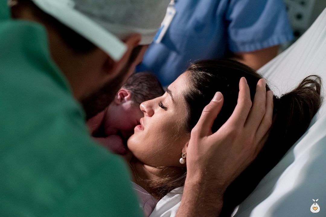 Natália Becker e Alisson após o nascimento de Matteo (Foto: Reprodução/Instagram)