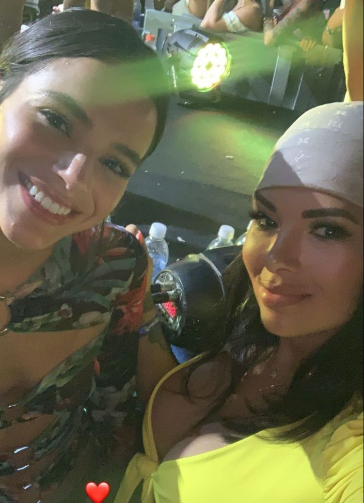 Ariadna Arantes e Bruna Marquezine (Foto: Reprodução/Instagram)