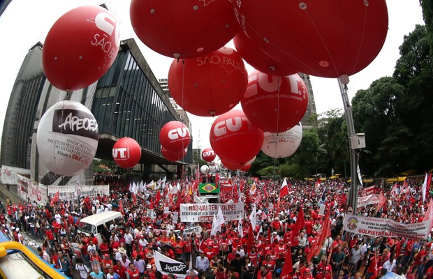 Protesto contra o pedido de impeachment da presidente Dilma na Avenida Paulista em SP (Foto: Paulo Pinto/ Agência PT/Fotos Públicas )