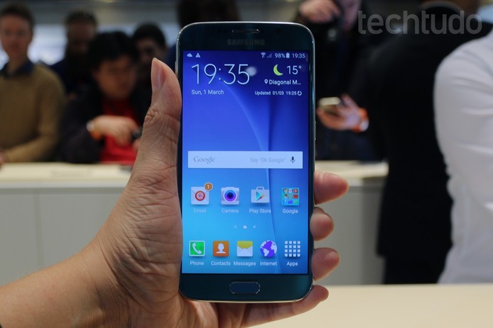 Galaxy S6, mais novo top de linha da Samsung, ganhou acabamento de metal (Foto: Isadora D?az/ TechTudo) (Foto: Galaxy S6, mais novo top de linha da Samsung, ganhou acabamento de metal (Foto: Isadora D?az/ TechTudo))