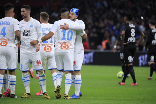 Olympique de Marseille em campo antes da pandemia do coronavírus (Foto: Getty Images)