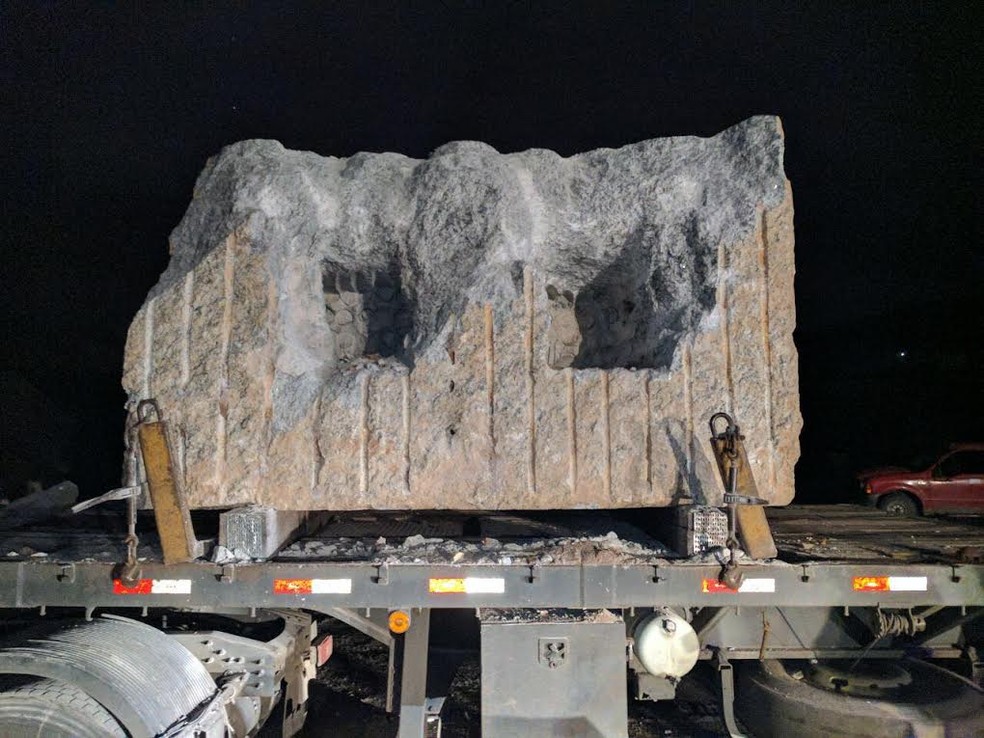 Droga estava escondida dentro de pedra de granito, que seria exportada (Foto: Divulgação/ Polícia Federal)