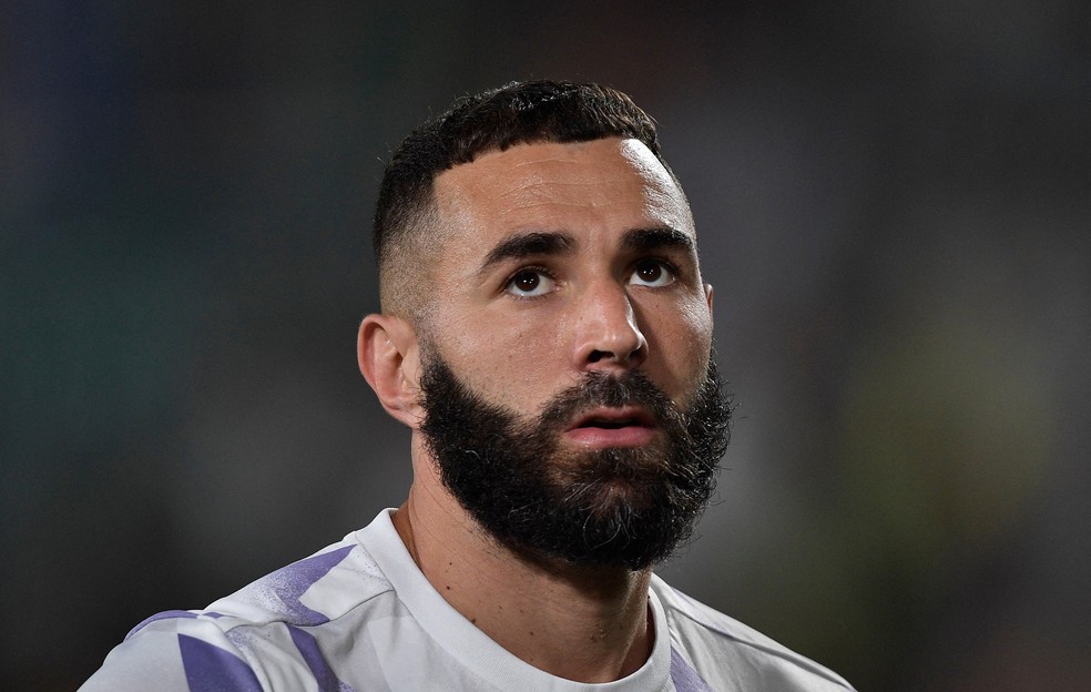 Benzema vem enfrentando problemas musculares na perna esquerda  Foto: Reuters