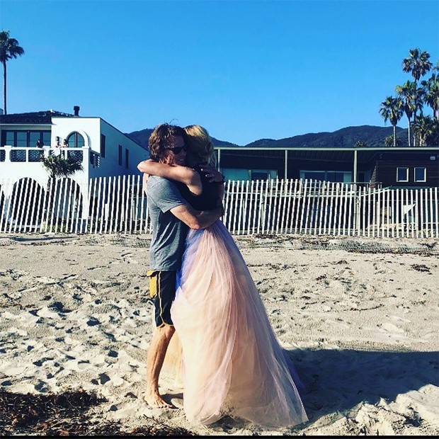 Julia Roberts Rebate Rumores De Divorcio Com Foto Apaixonada Ao Lado Do Marido Quem Quem News