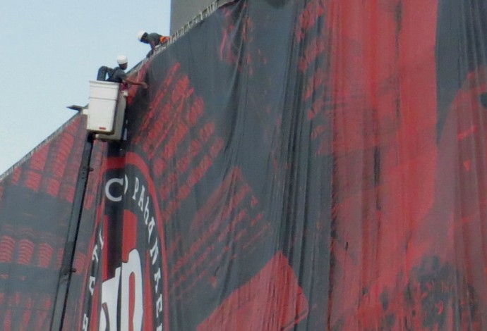 Banner; Arena da Baixada; Atlético-PR; fachada (Foto: Fernando Freire)