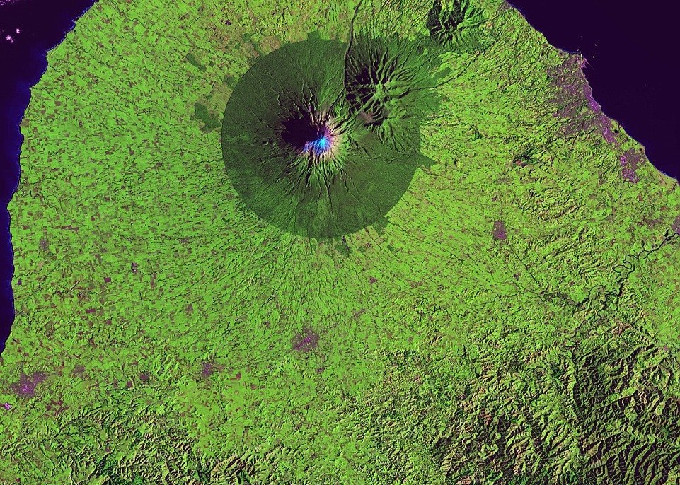 Egmont National Park, na Nova Zelândia (Foto: USGS / NASA)