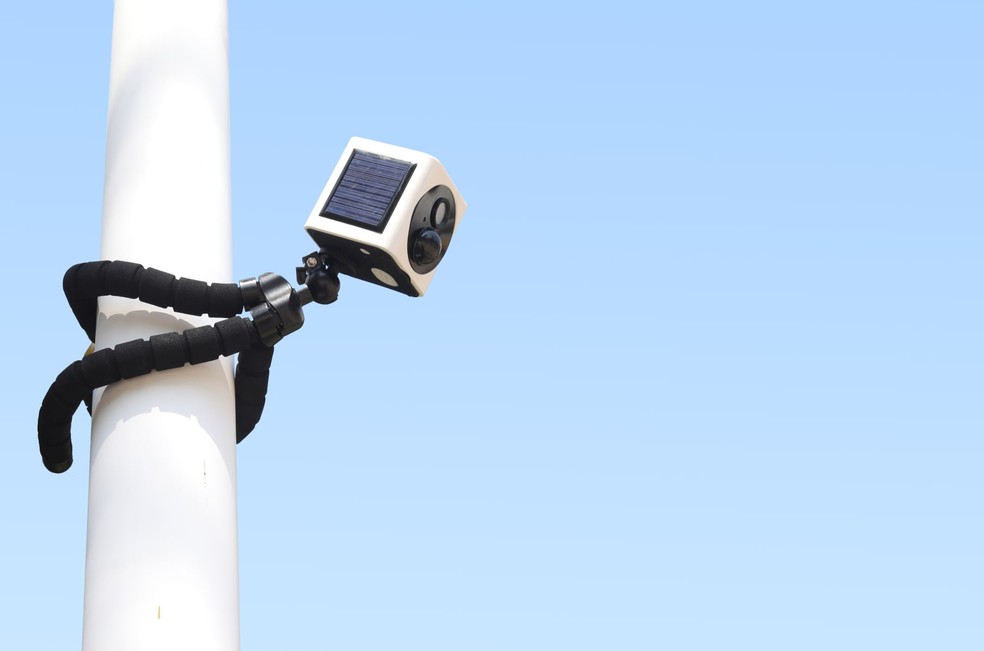 EyeCube recarrega com a luz do Sol e pode ser usada externamente — Foto: Divulgação/iMAG Electronics
