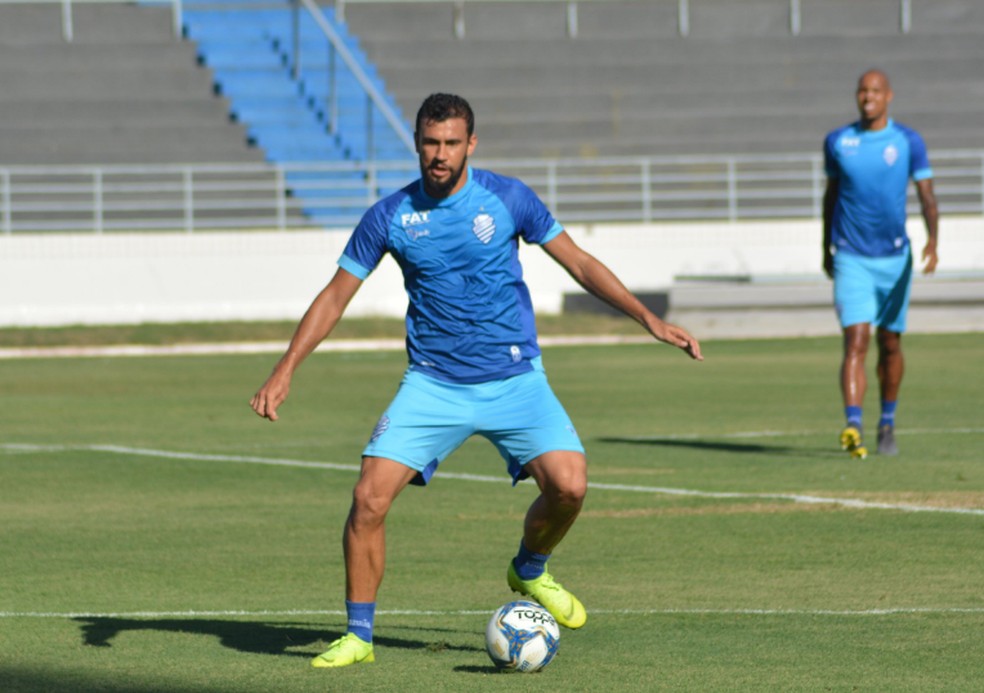 Luciano Castán formou a zaga titular com Alan Costa — Foto: ASCOM CSA