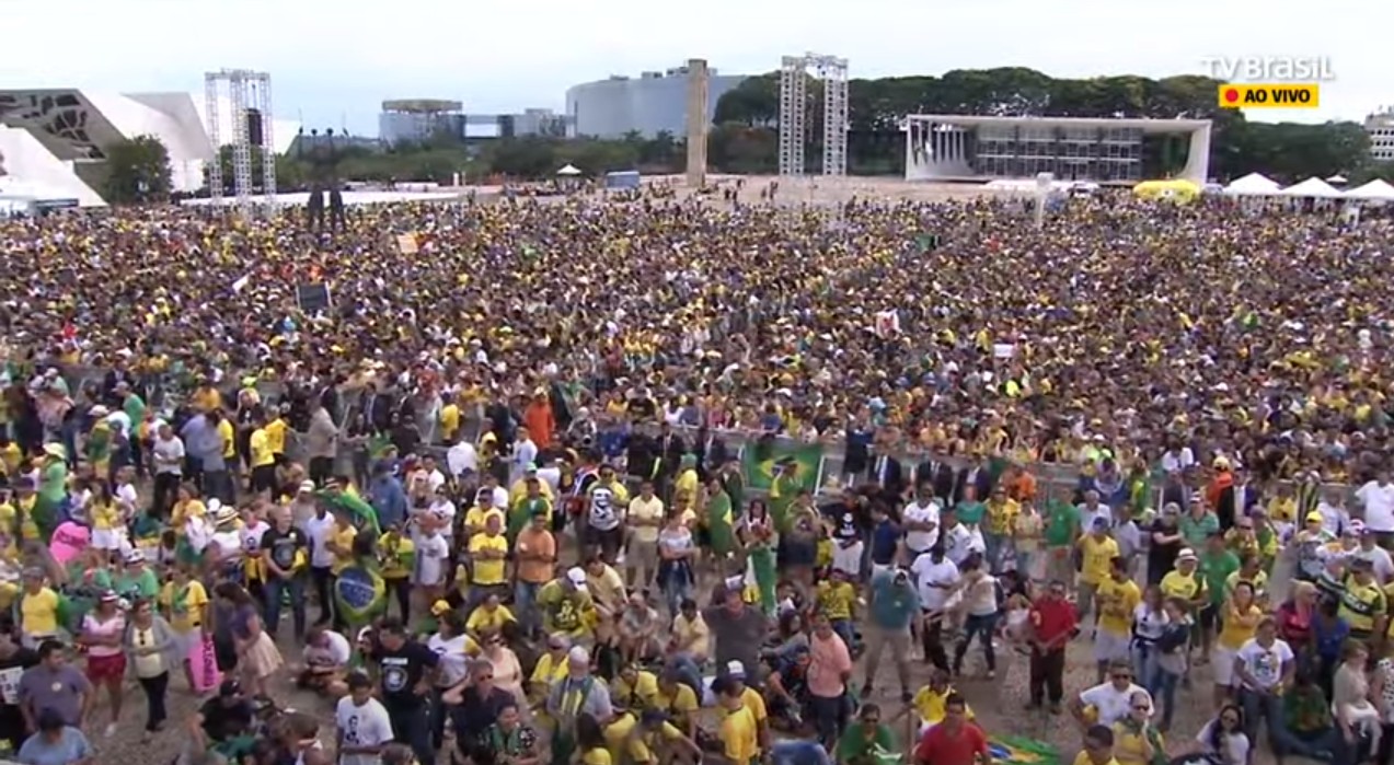 Na posse de Bolsonaro, Praça dos Três Poderes teve 150 mil pessoas, segundo o GSI afirmou na época — Foto: Reprodução 