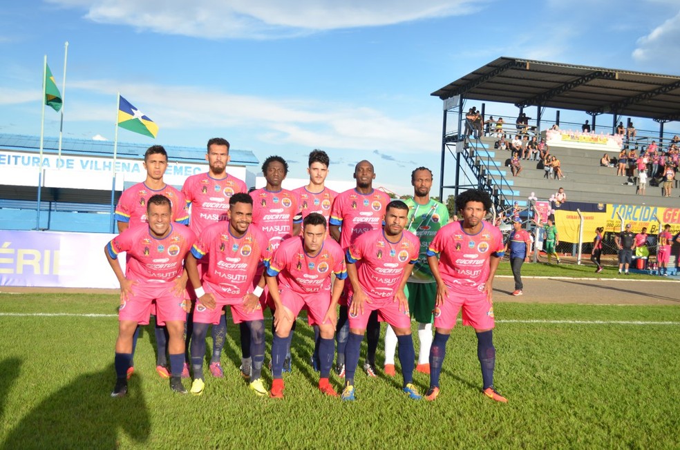 O Barcelona-RO usa "vermelho" atÃ© na camisa (Foto: DivulgaÃ§Ã£o/Barcelona Futebol Clube)