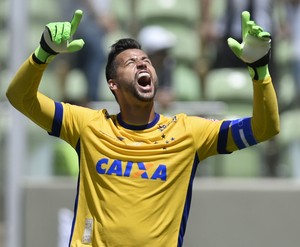 Fábio comemora atuação e cutuca rival: Ganhamos na bola, não no grito