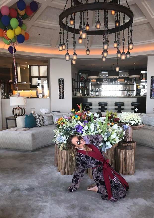 Mariah Carey posa na mansão milionária em Los Cabos (Foto: Instagram/Reprodução)