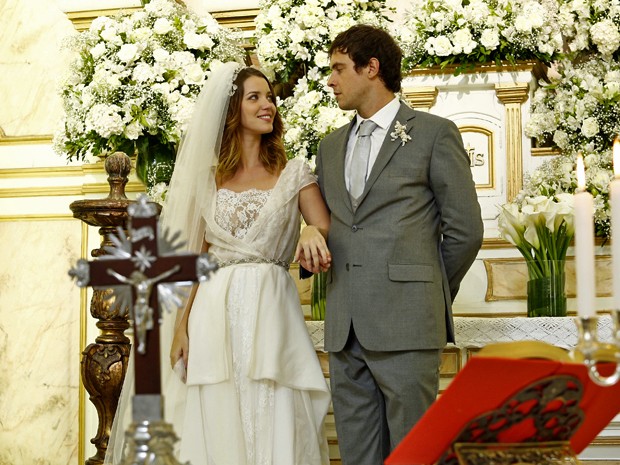 Laura e Caíque já tentaram se casar na igreja e, dessa vez, vão fazer cerimônia ecumênica (Foto: Raphael Dias/ Gshow)