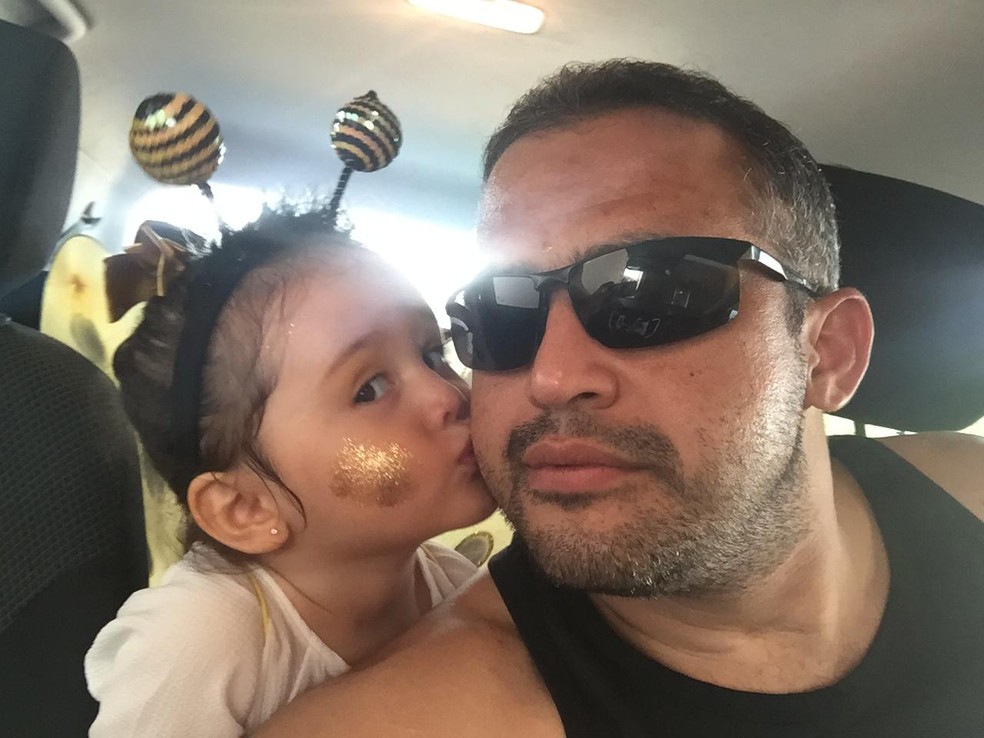 Valério ficou longe da filha Melisa, de 2 anos, desde o início da doença — Foto: Arquivo Pessoal/Valério Azevedo