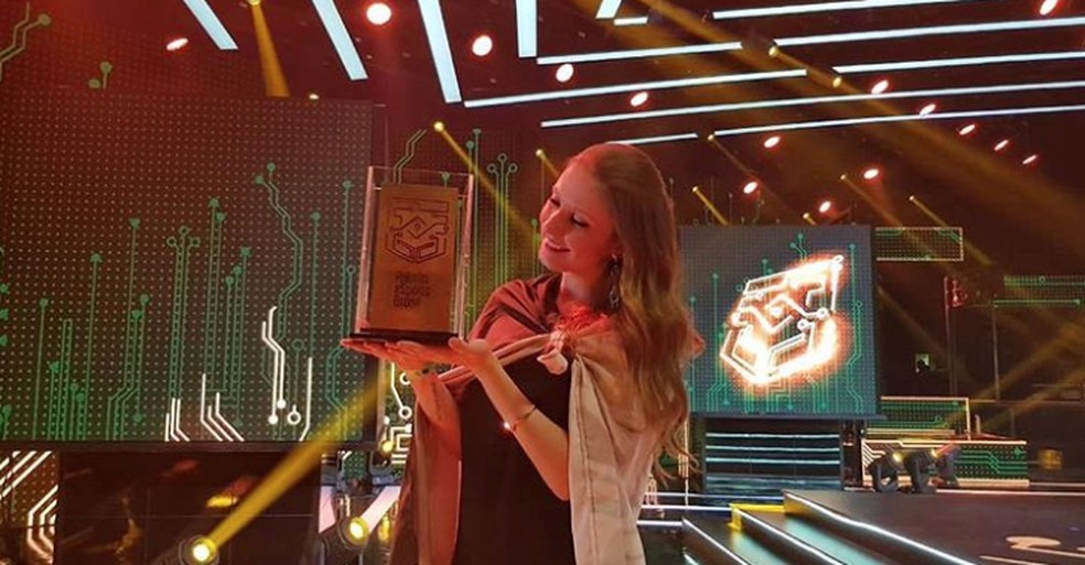 nicolle cherrygumms e ceo da black dragons e ex atleta de r6 - nicks legais para fortnite