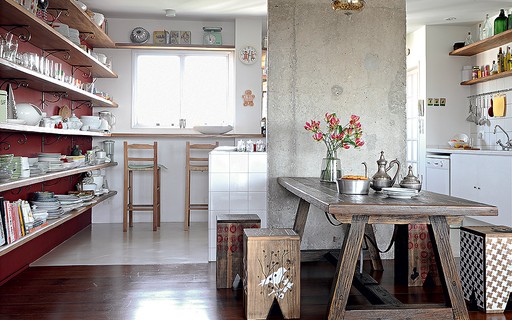 Cozinha sem armário: Como Organizar + 70 Inspirações  Estante na cozinha,  Decoração de casa, Idéias de decoração de cozinha
