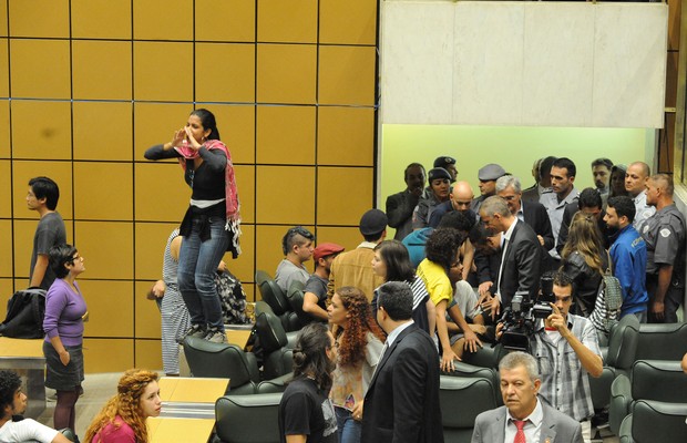 Estudantes ocupam Assembleia Legislativa de São Paulo cobrando melhoras no ensino e instalação de CPI sobre roubo de merendas (Foto: ALESP)