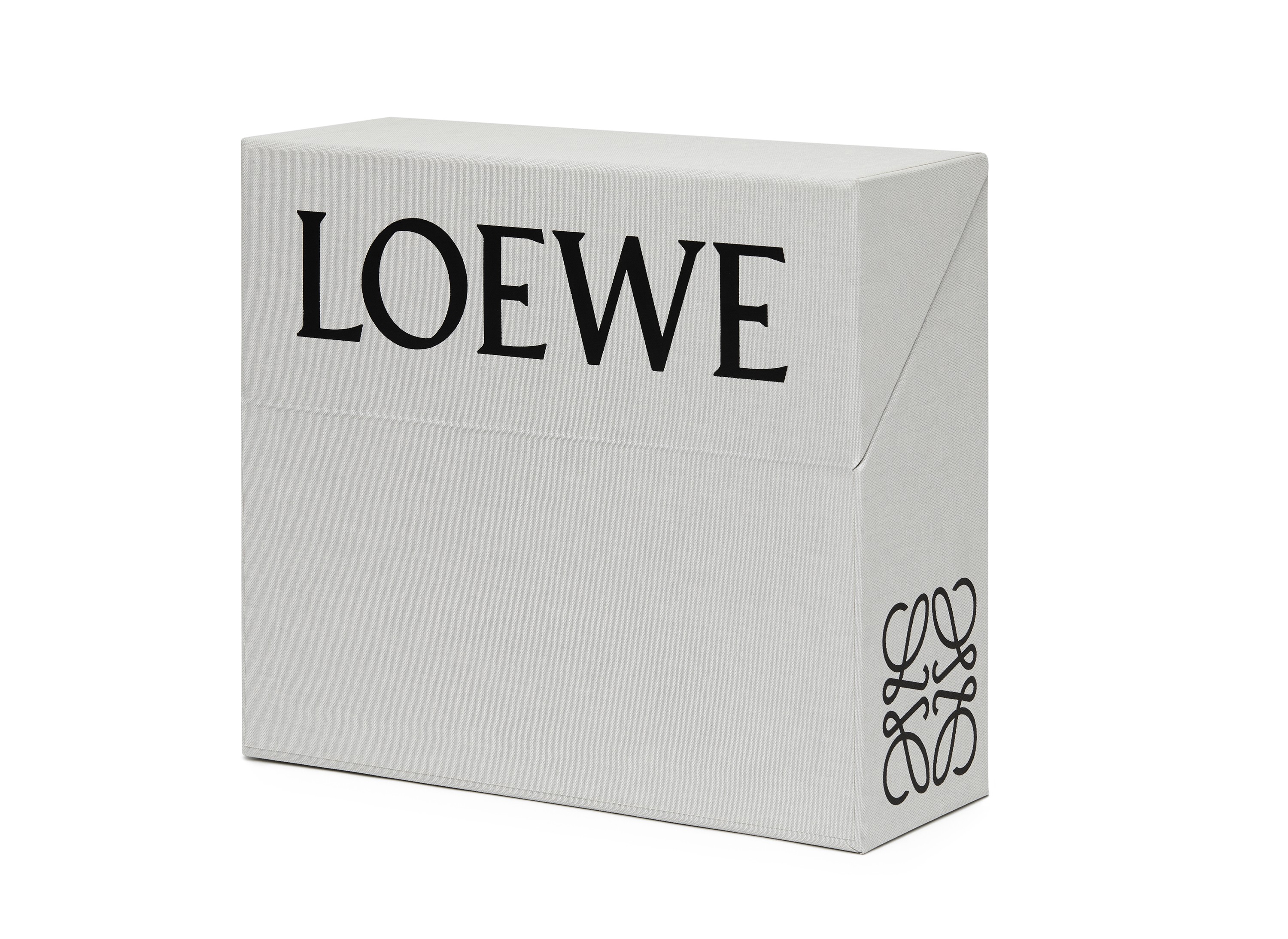 Caixa com a coleção da Loewe (Foto: Divulgação)